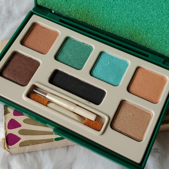 SHADES OF CHRISTMAS PRESENT Eyecolor Collection VINTAGE eyeshadow AVON 1989 NIB - Picture 2 of 9